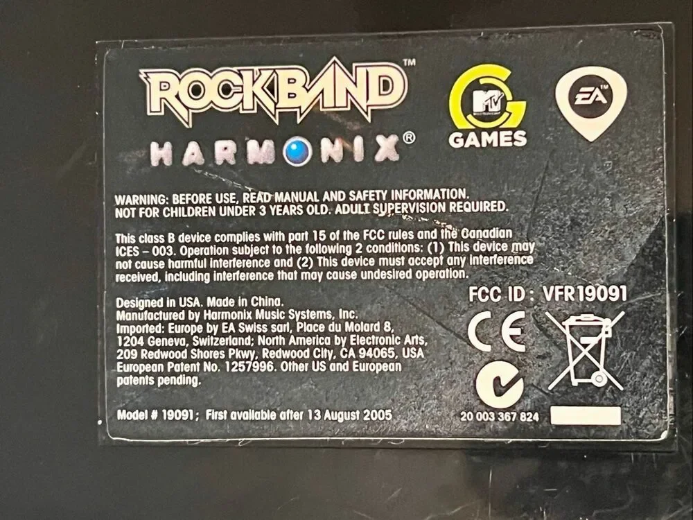 Wii Rock Band Wireless Fender Stratocaster Guitar Controller 19091 Black/White
